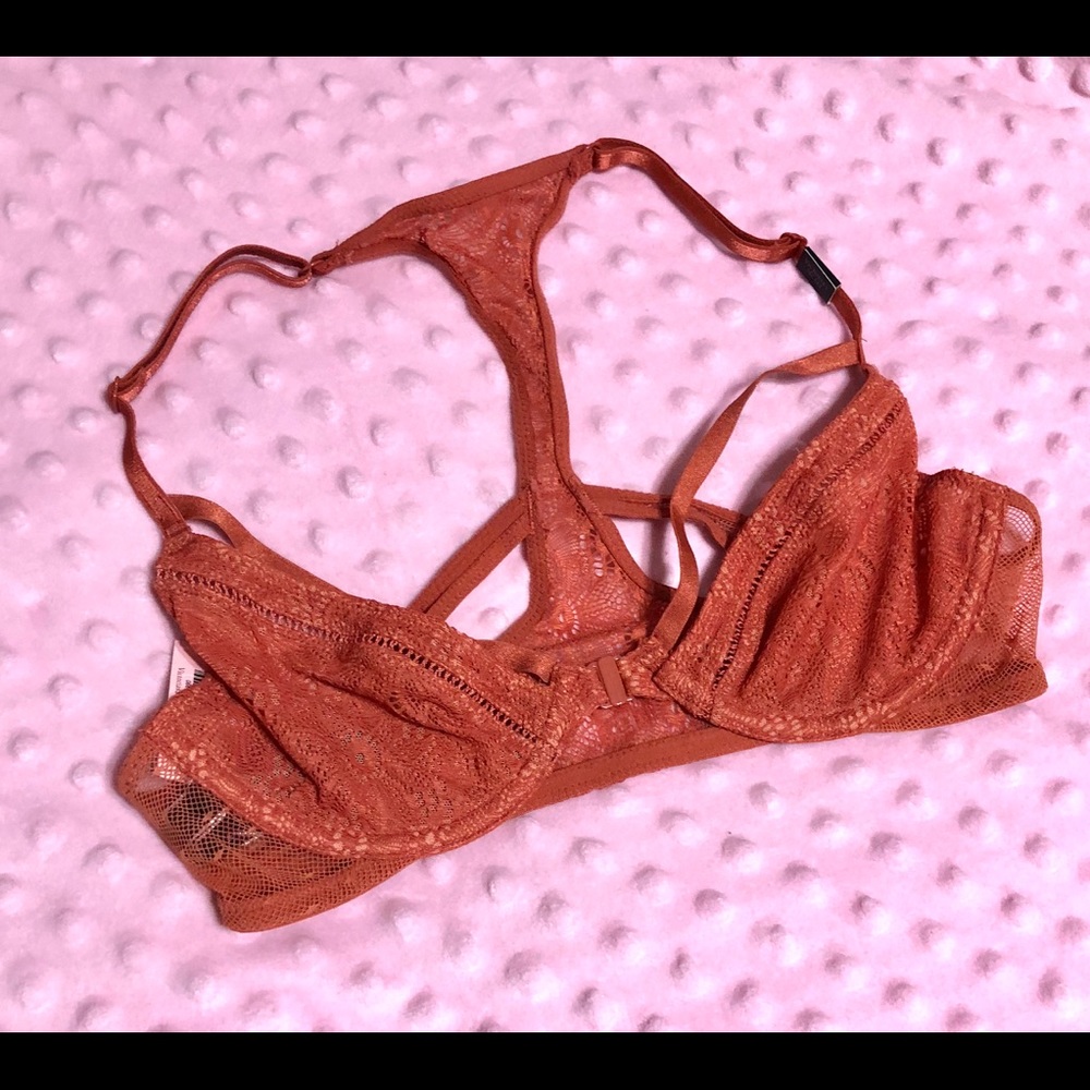 NWT Victoria’s Secret lace bra